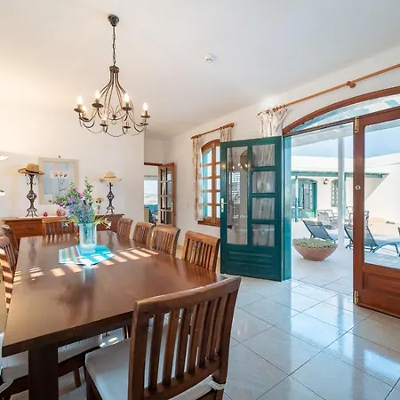 Milan Villa Puerto del Carmen (Lanzarote)