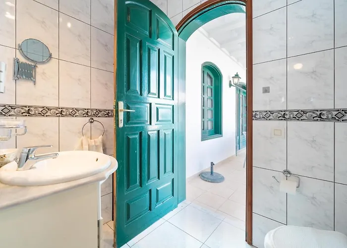 Milan Puerto del Carmen (Lanzarote)